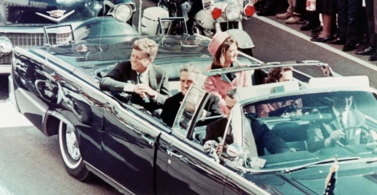 Donald Trump dispune declasificarea dosarelor despre JFK și Martin Luther King