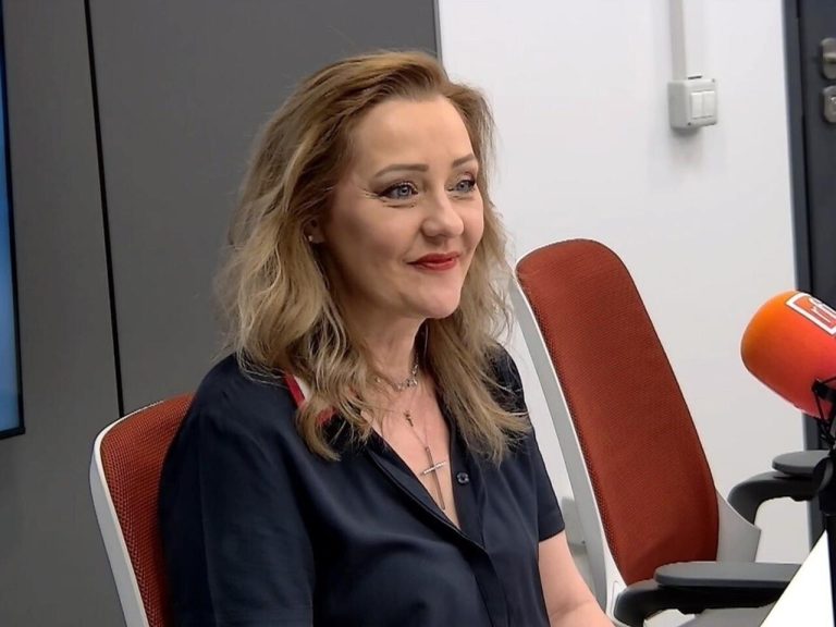 Elena Lasconi: Ne aşteaptă un an dificil, dar, uniţi şi calmi, vom depăşi orice obstacol.
