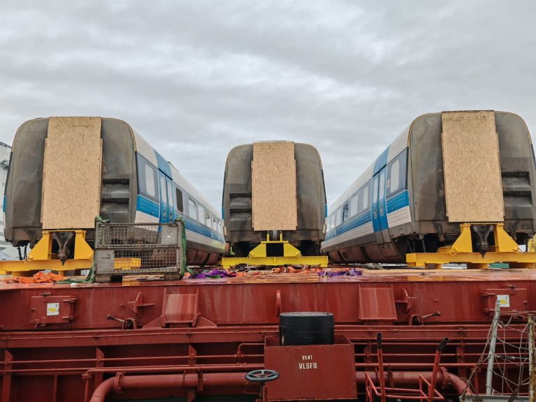 Imagini noi cu trenurile private pentru ruta Iași-București. Vagoanele au sosit în port. Următorii pași/VIDEO