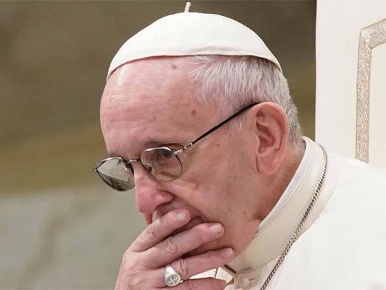 Papa Francisc anunţă că are o „răceală puternică”.