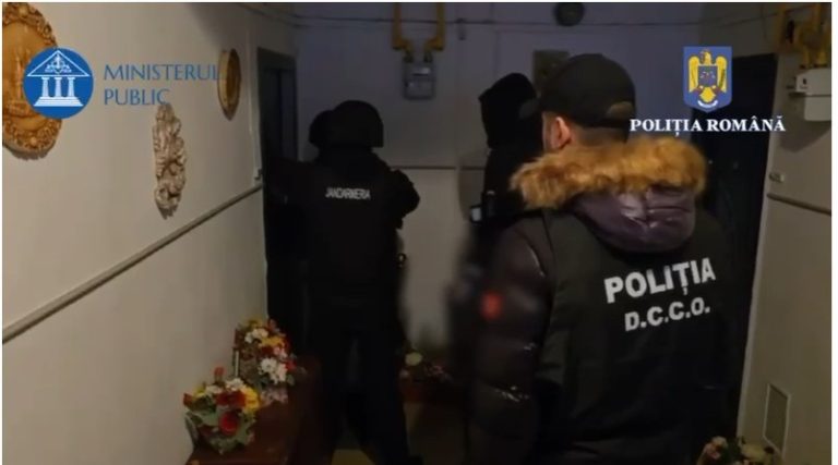 Percheziţii pentru acţiuni anticonstituţionale în mai multe judeţe