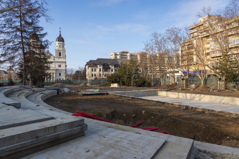 Progrese la șantierul din fața Teatrului Național. Vestigii de peste 200 de ani descoperite.