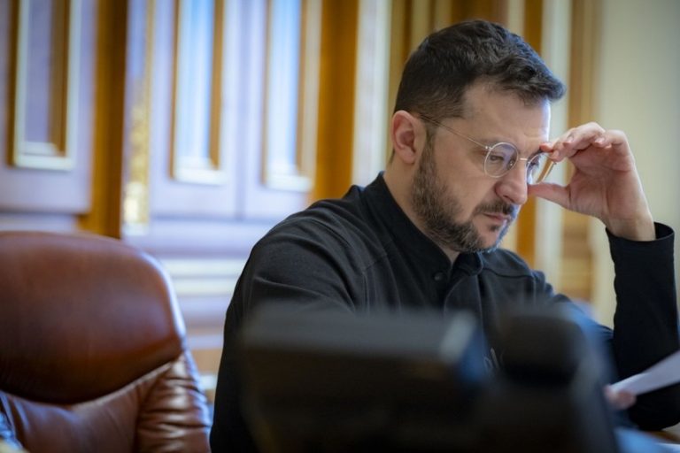 Zelenski afirmă că Ucraina oferă minerale pentru ajutor militar.