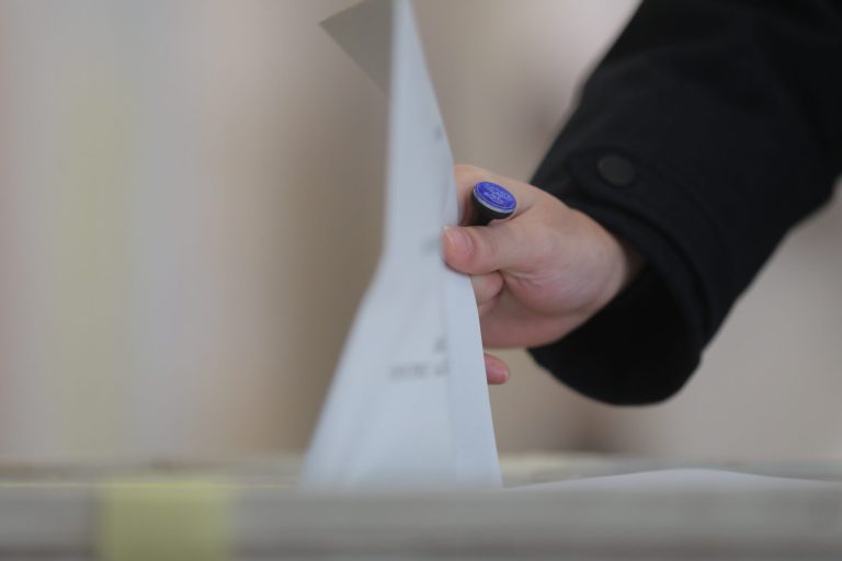 AEP: Peste 6.000 de cereri pentru vot prin corespondență aprobate
