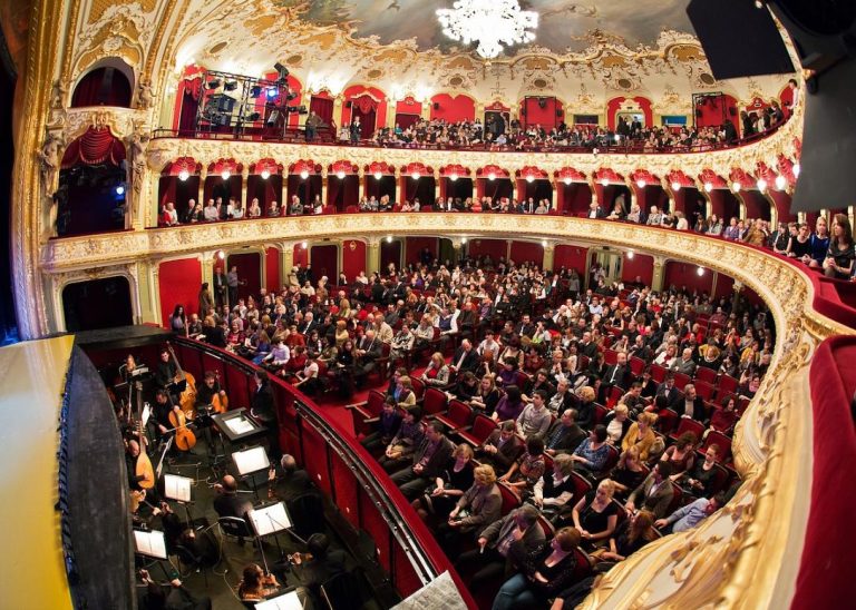 Invitați speciali la Opera Iași: soprana Alexandra Procopovici și actorul Claudiu Bleonț
