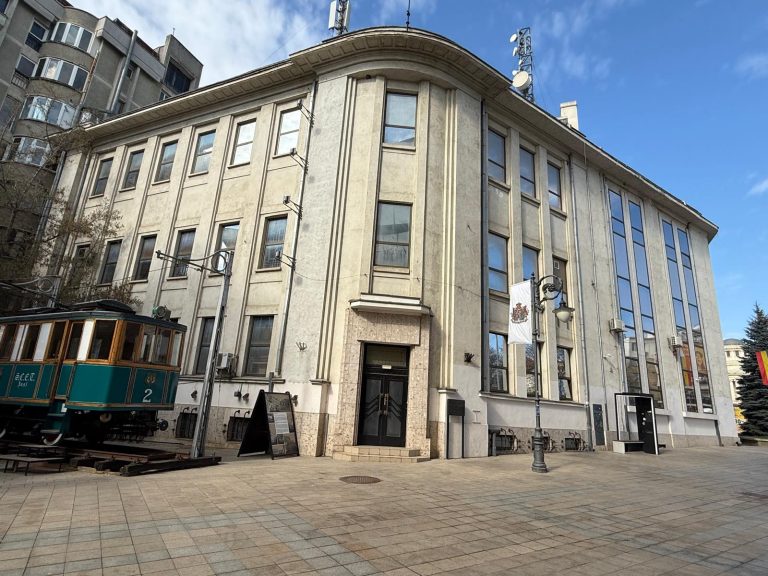 Orange vinde cu 2,3 milioane de euro o clădire cunoscută din centrul Iașului. „Clădirile vechi sunt greu de reautorizat pentru alte destinații”