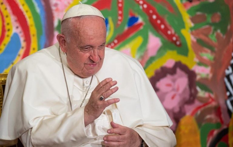 Papa Francisc a mulțumit credincioșilor, spunând că este „slăbit” și „pus la încercare”.