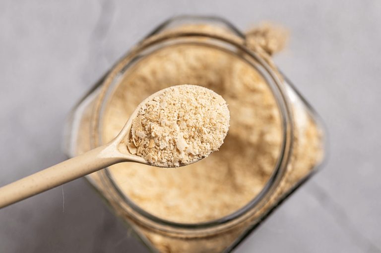Superalimentul ce înlocuiește carnea în post: fulgi de drojdie