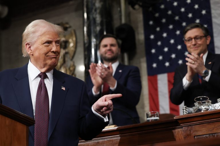 Trump: Noua „politică comercială” va fi „grozavă pentru fermierii americani. Iubesc fermierii”