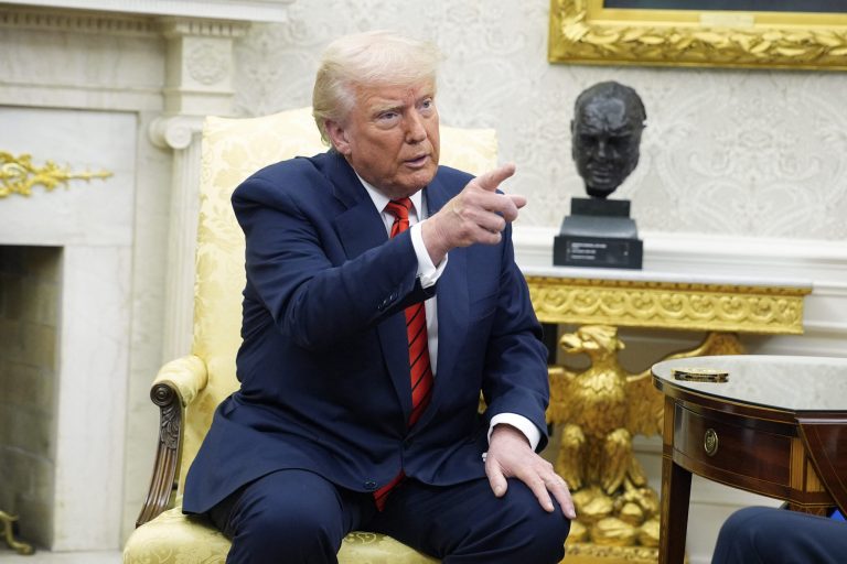 Trump desființează Vocea Americii prin ordin executiv