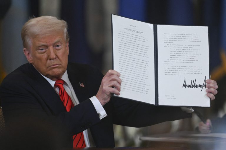 Trump va extinde producția mineralelor critice invocând puteri de război
