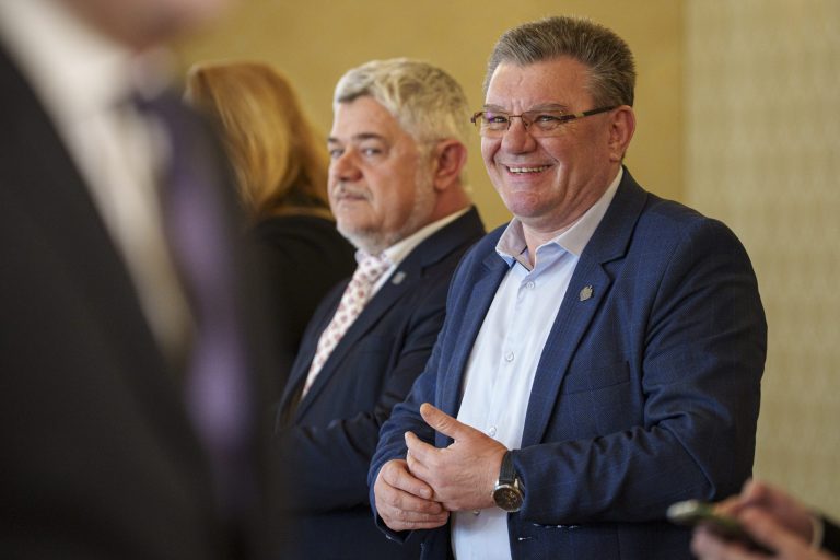 Liderul deputaților S.O.S. România demisionează: motivele deciziei.