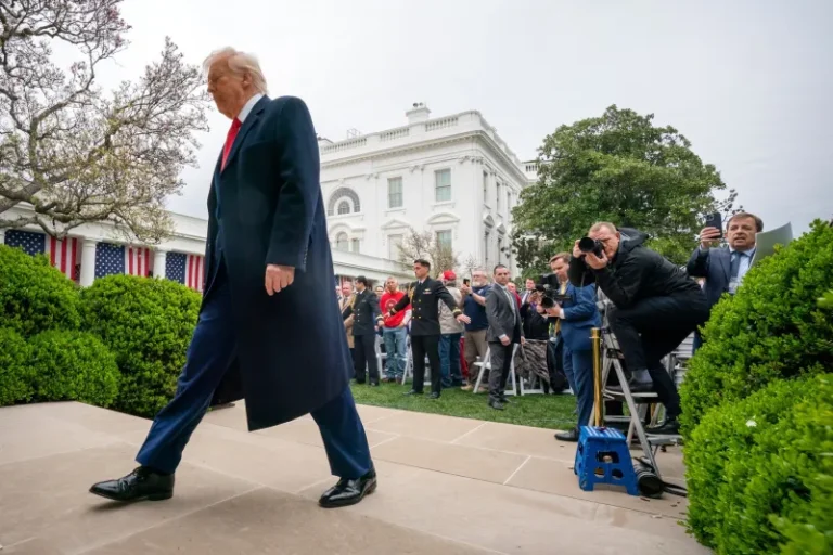 „Planul secret al lui Trump? Criză și acaparare de resurse”