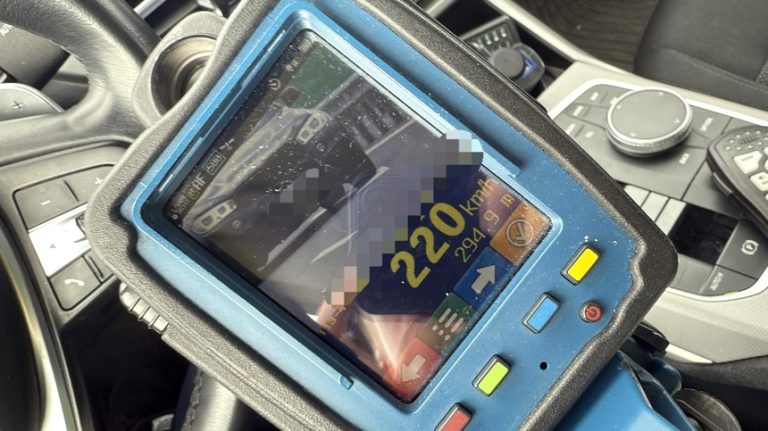 Șofer prins de radar cu 220 km/h în Sibiu
