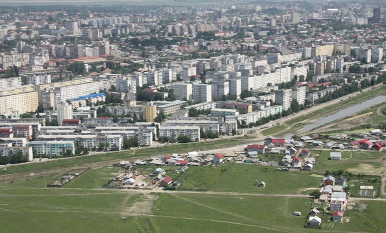 A vrut să-și ucidă mama cu ciocanul, în Dacia