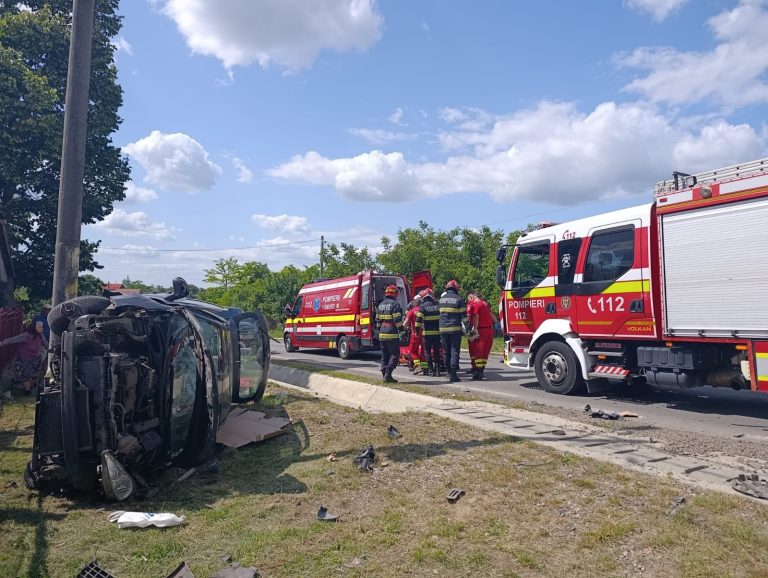 Accident grav la Rediu: O mașină s-a răsturnat