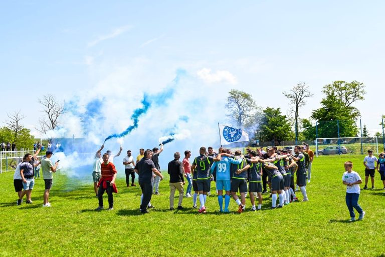 FOTBAL: CS Cristești promovează fără antrenamente!
