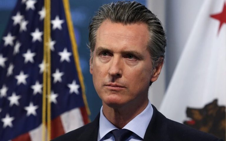 Los Angeles ridică restricțiile de circulație și cere Garda Națională să plece