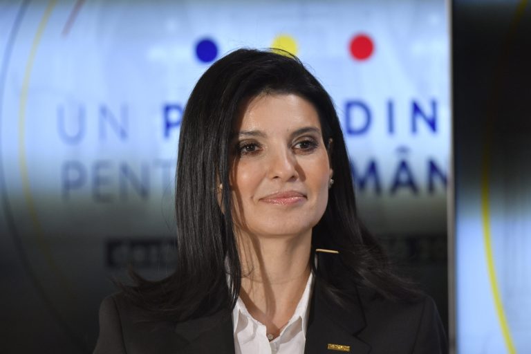 PUSL cere premierului Bolojan să elimine călătoriile parlamentarilor la business