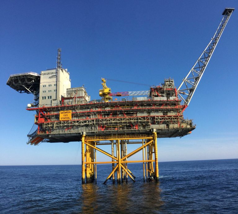 Regatul Unit impune reguli stricte pentru proiectele petroliere offshore
