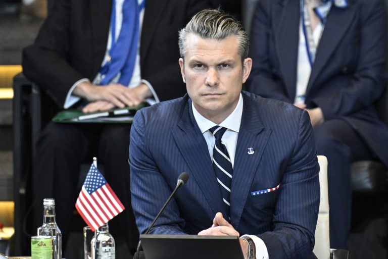 Secretarul american al Apărării: Când președintele vorbește, trebuie să se asculte