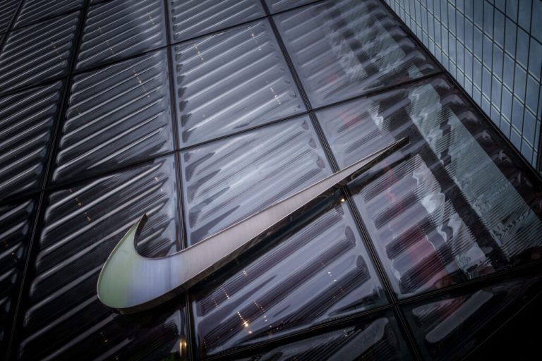 Tarifele lui Trump ne-ar putea costa 1 miliard pe an, spune Nike