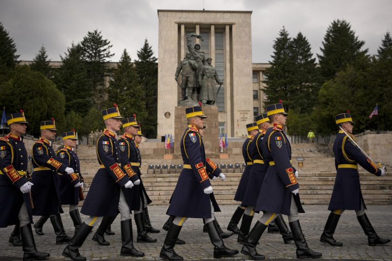 Armata pregătește înlocuirea armelor sovietice cu NATO