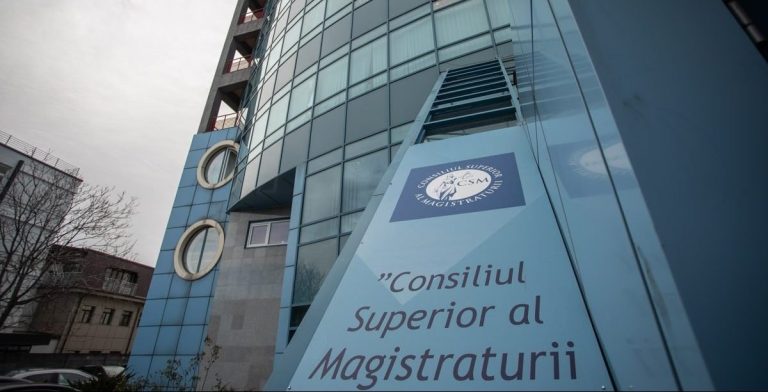 CSM: Vârsta medie de pensionare a judecătorilor a fost 52 ani și 3 luni