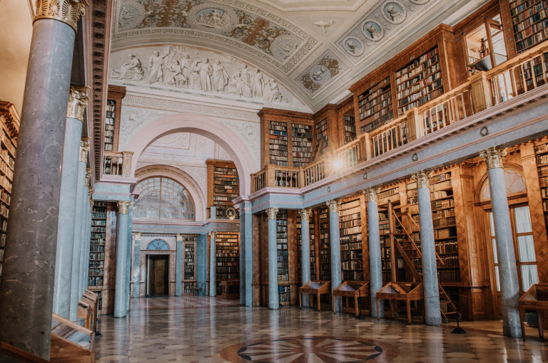 Cea mai veche bibliotecă din Ungaria, în pericol din cauza gândacilor