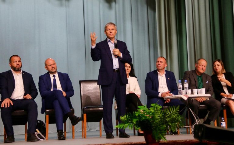 Dacian Cioloș, variantă pentru șefia SRI sau SIE