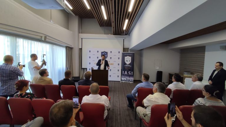 Dat afară din AUR, Târziu s-a întors în politică.