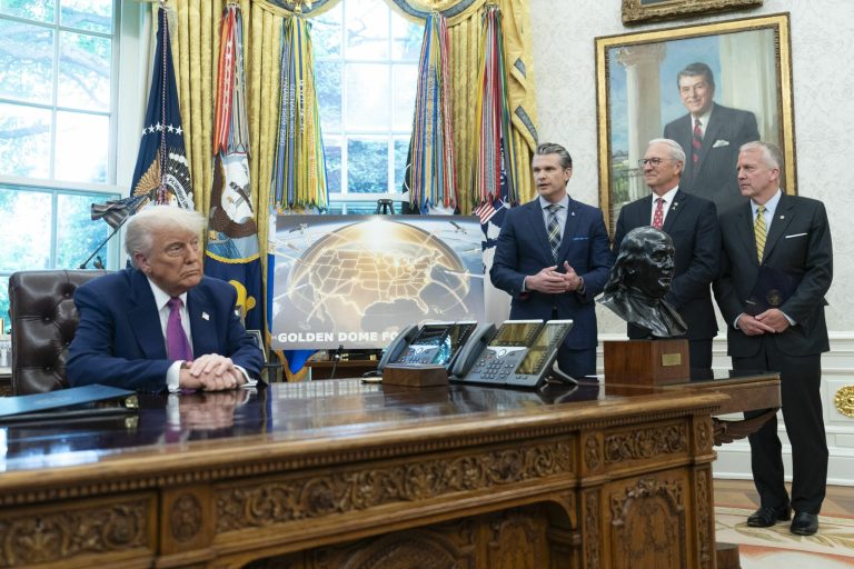 Domea Aurie fără SpaceX? Trump caută soluții alternative