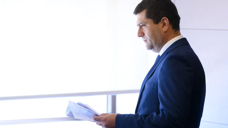 Ministrul Economiei: La Mamaia SA sunt 3 angajați și 4 șefi