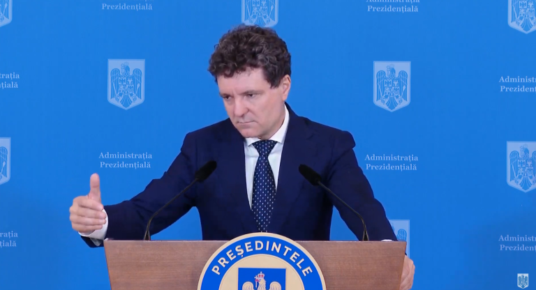 Nicușor Dan, îngrijorat că 60% cred că Ceaușescu a fost bun