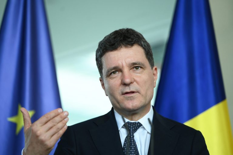 Nicușor Dan promite investiții și stabilitate politică la Summitul de la Salzburg