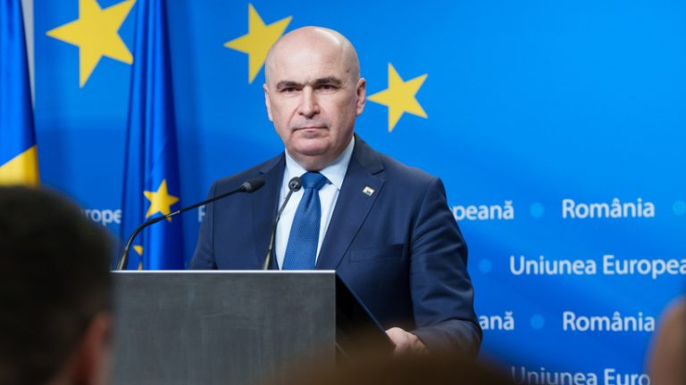 Parlamentul se reunește luni pentru angajarea răspunderii Guvernului pe măsuri fiscale.