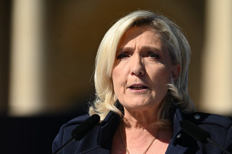 Partidul lui Le Pen denunță spionajul autorităților după percheziții