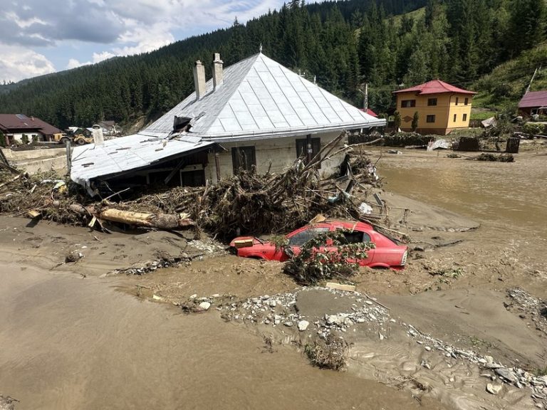 Prefectura Suceava: Peste 2.500 de persoane afectate de inundații, 3 decese confirmate