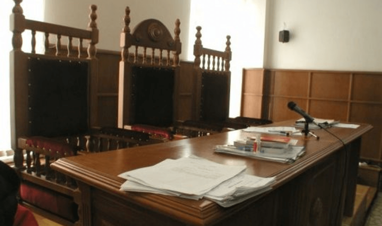 Sute de judecători se pensionează din teamă pentru pensii