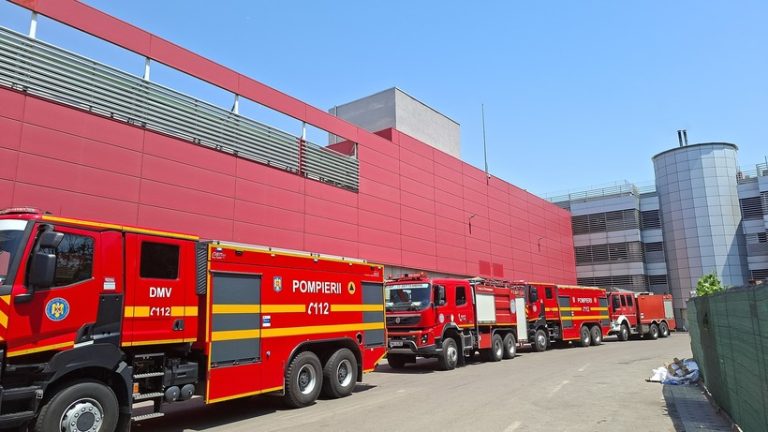 VIDEO| Incendiu la cel mai mare mall din București. Persoanele evacuate