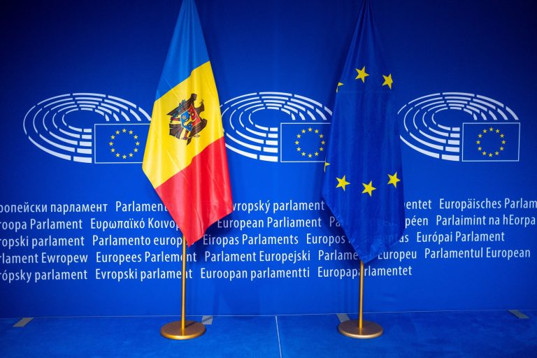 Vești bune pentru Republica Moldova! UE elimină tarifele de roaming.