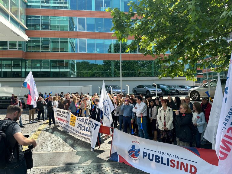 Ziua 5 de proteste la MIPE: salarii reduse cu 42% pentru gestionarii fondurilor europene