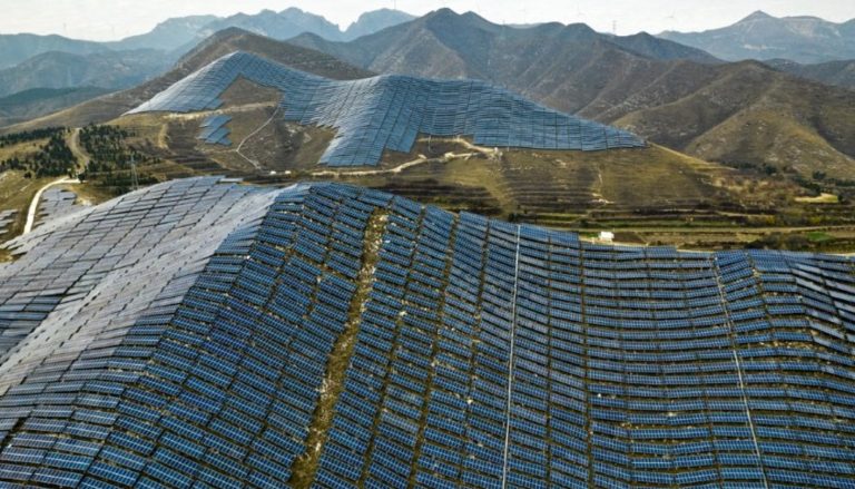 Record mondial: China a instalat într-o lună mai multă energie solară decât UE într-un an