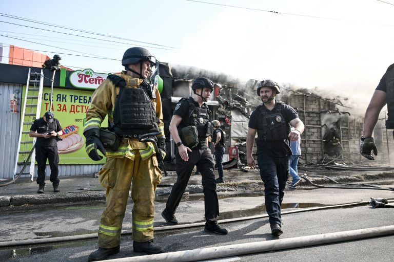 Atacurile din Ucraina continuă, zeci de morți și răniți