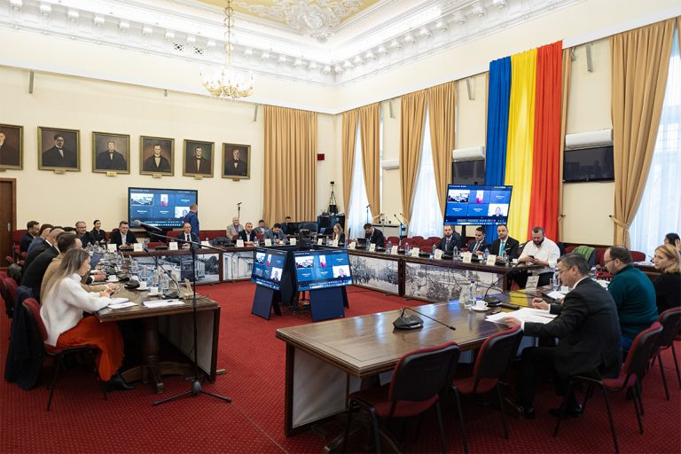 Bilanț semestrial la Consiliul Local Iași: relații cu viceprimarii, critici pentru primar.