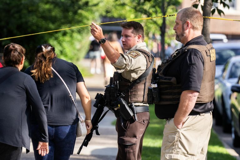 Ce se știe despre trăgătorul din Minneapolis