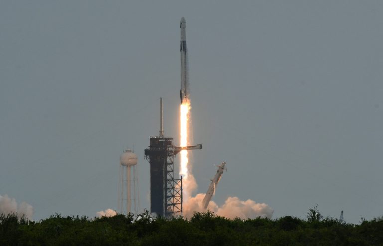 După un an, astronauții SpaceX au decolat spre Stația Spațială