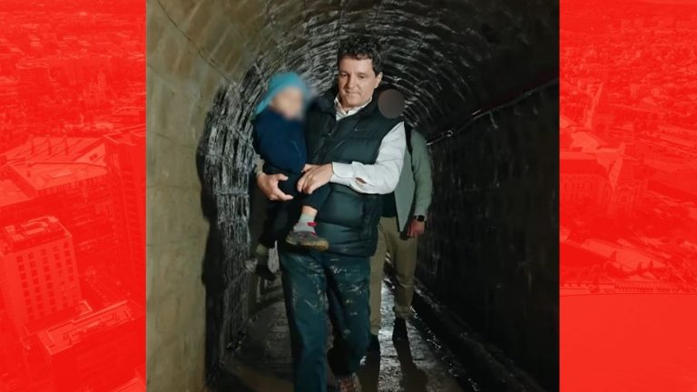 Noi imagini din vacanța lui Nicușor Dan la Roșia Montană