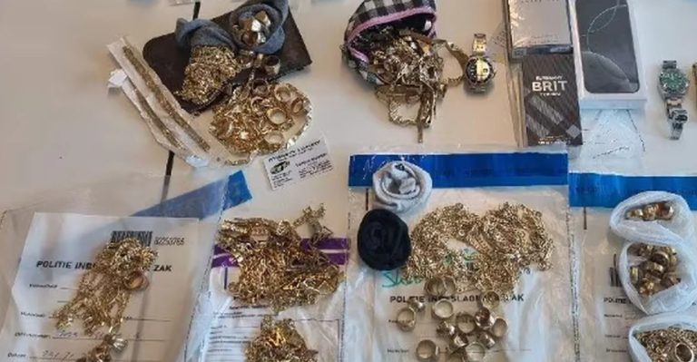 Români arestați în Olanda pentru escrocherii.