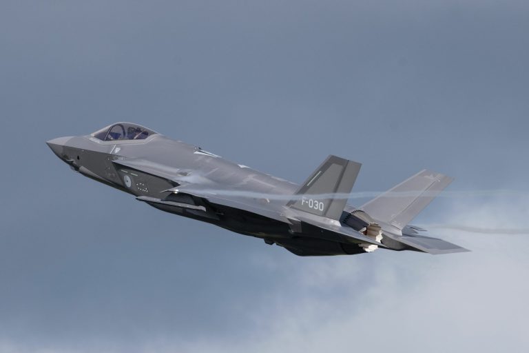 SUA a refuzat un preț fix pentru F-35A, Elveția îl cumpără pentru tehnologie.